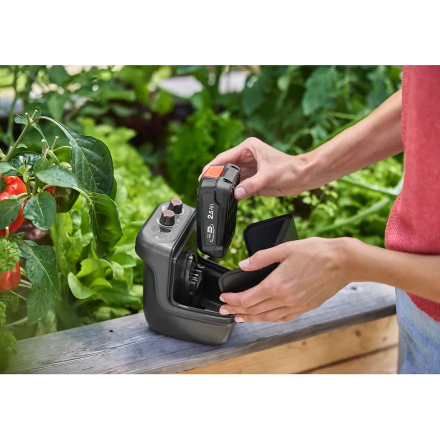 Akkusadevesipainepumppu Gardena 2600 Comfort 18V, P4A akulla