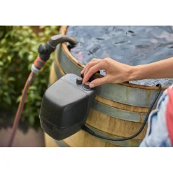 Akkusadevesipainepumppu Gardena 2600 Comfort 18V, P4A akulla