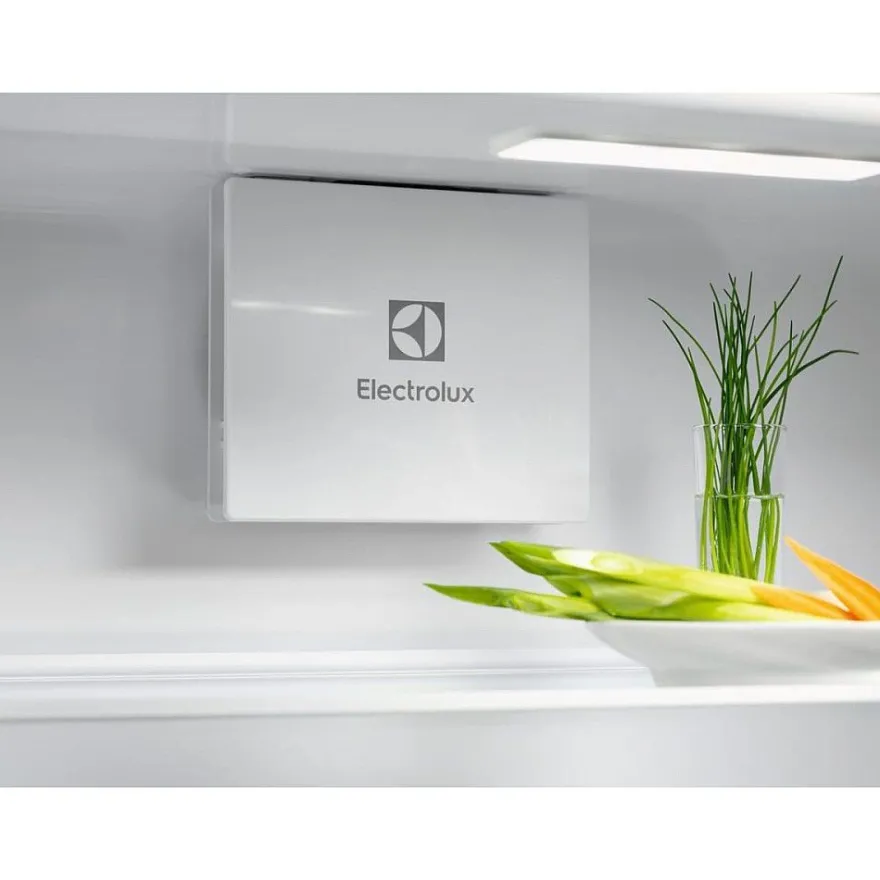 Jääkaappipakastin Electrolux Series 700 ENG7TE18S, 54.6cm, 194/62 l, integroitava