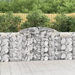 Kaarevat kivikorit, galv.teräs, eri kokoja ja pakkauskokoja