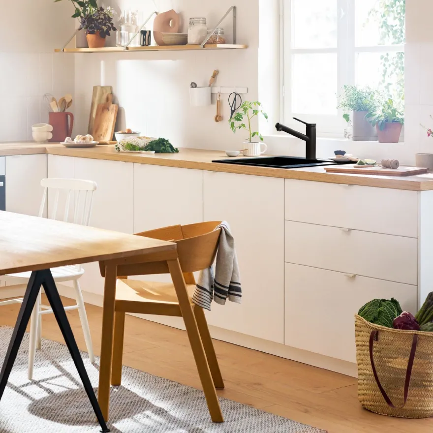Keittiöhana Hansgrohe Zesis M33 150 2 jet, ulosvedettävä juoksuputki, sBox lite, mattamusta