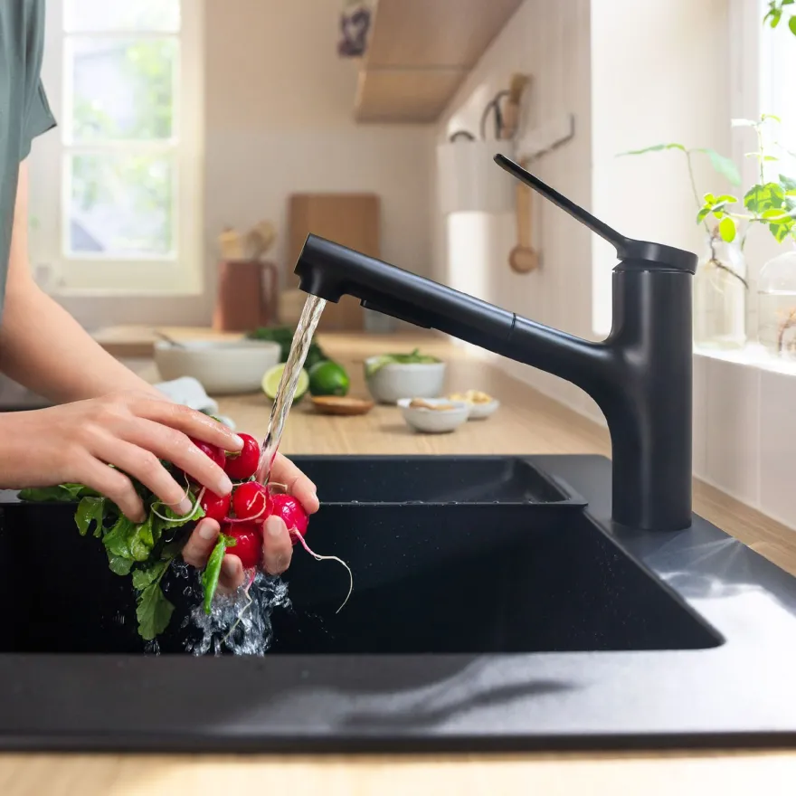 Keittiöhana Hansgrohe Zesis M33 150 2 jet, ulosvedettävä juoksuputki, sBox lite, mattamusta