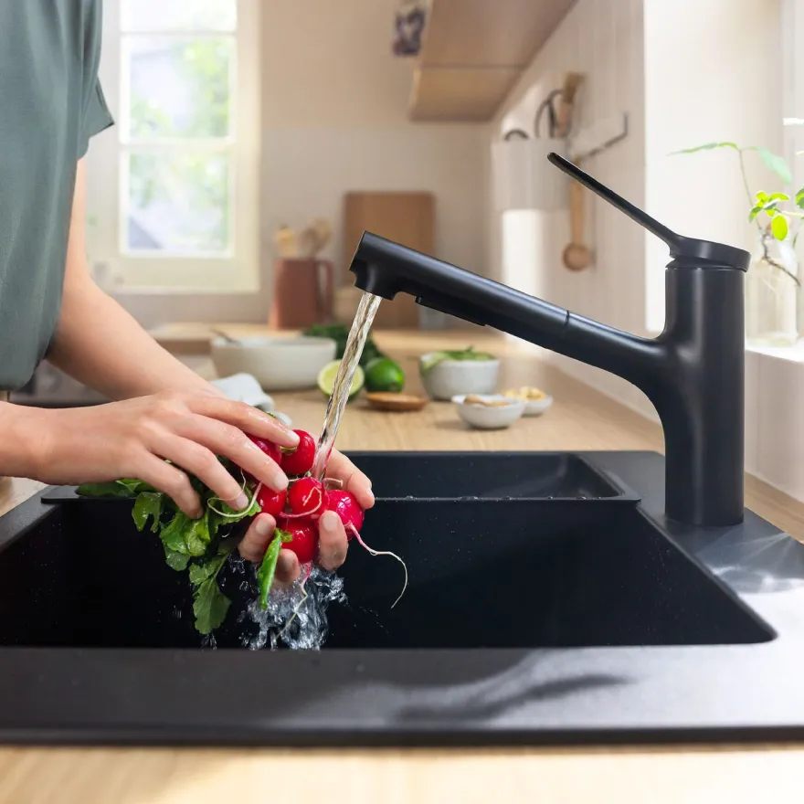 Keittiöhana Hansgrohe Zesis M33 150 2 jet, ulosvedettävä juoksuputki, sBox lite, mattamusta