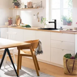 Keittiöhana Hansgrohe Zesis M33 160, ulosvedettävä juoksuputki, 2 jet, mattamusta