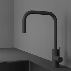 Keittiöhana Scandtap Steel Accent Square Coal D, APK-liitäntä, ulosvedettävä juoksuputki, mattamusta