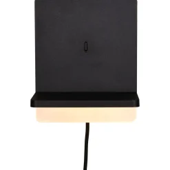 LED-seinävalaisin latausasemalla Trio Fairfield