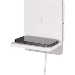 LED-seinävalaisin latausasemalla Trio Fairfield