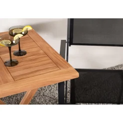 Parvekeryhmä Venture Home, 70x70cm Kenya-pöytä + 2 mustaa, pinottavaa Copacabana-tuolia
