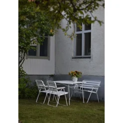 Pöytäryhmä Varax Retro, 403 pöytä + 2 kpl 305 tuoleja + 302 penkki, eri värejä