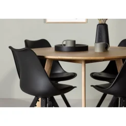 Ruokailuryhmä Venture Home, ⌀120cm Yakidon-pöytä + 4 mustaa Zeno-tuolia