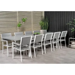 Ruokailuryhmä Venture Home, 229/310x100cm jatkettava harmaa/valkoinen Levels-pöytä + 10 harmaa/valkoista, pinottavaa Levels-tuolia