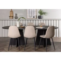 Ruokailuryhmä Venture Home, 230x115cm musta Bootcut Oval -pöytä + 6 beigeä Polar-tuolia, bouclé