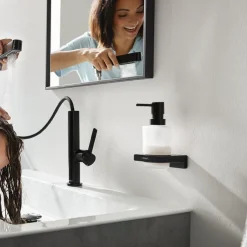 Saippua-annostelija Hansgrohe AddStoris Q, seinäasennus, eri värejä