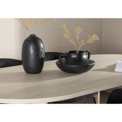 Soikea ruokailuryhmä Venture Home, 180x90cm vaalea Andy-pöytä + 4 mustaa Berit-tuolia, vakosametti