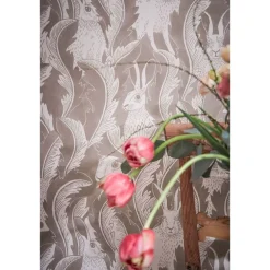 Tapetti Långelid/Von Brömssen Hares in hiding, taupe, non-woven